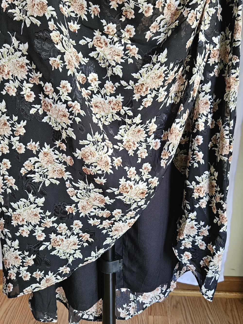 LUSH Floral Burnout Velvet Midi Dress S NWT Ruched High-Low Long Sleeve - Picture 5 of 16